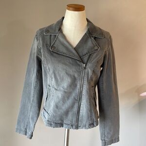 Isaac Mizrahi live moto Ryder denim stretch jacket grey diagonal zipper front 6